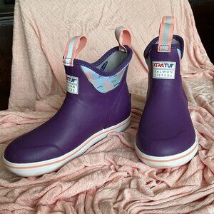 SOLD!!!!
XTRATUF Women's Ankle Deck Boots - W6 - Worn 2x